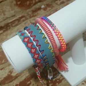 4 friendship bracelets multicolor Swifty
